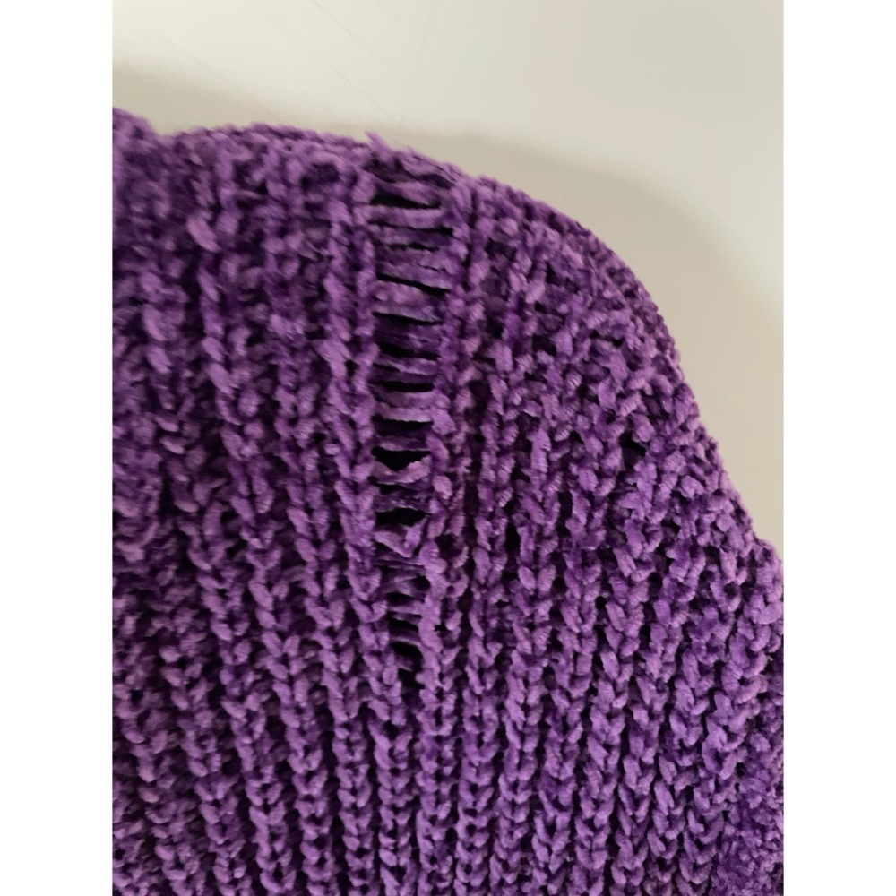Select Trend  Sweater with ‘Distressed’ Back - Picture 6 of 10